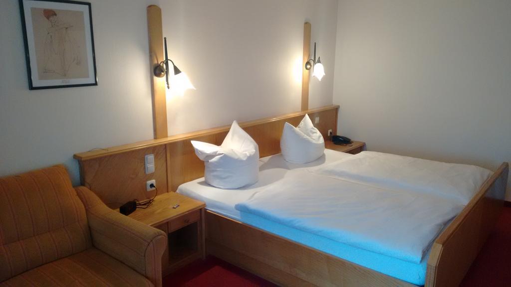 Altstadt- Und Businesshotel Pfaubraeu - Brauereigasthof - Fruehstuecksbuffet - Kostenfreie Radgarage - Hunde Willkommen Trostberg an der Alz Exteriér fotografie